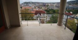 In Buda Castle, at Lovas út, on 1st floor, 105 sqm big flat for rent