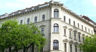 This large, duplex flat on Andrássy út (Andrássy Boulevard) has become available for sale amidst architectural masterpieces