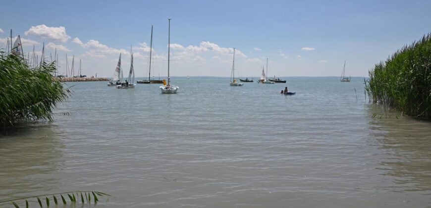 Balaton északi partszakaszán eladó beépíthető terület