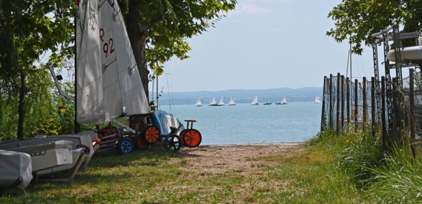 Balaton északi partszakaszán eladó beépíthető terület