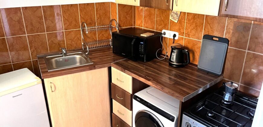 ATTENTION UNIVERSITY STUDENTS OR THOSE LOOKING FOR A FIRST APARTMENT