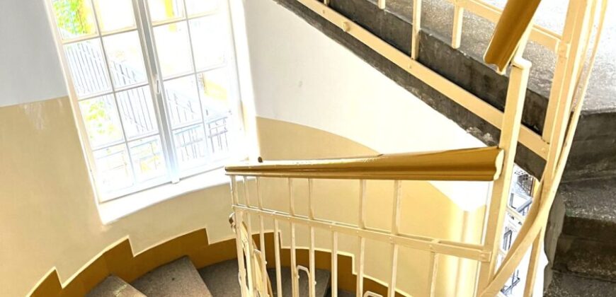 ATTENTION UNIVERSITY STUDENTS OR THOSE LOOKING FOR A FIRST APARTMENT