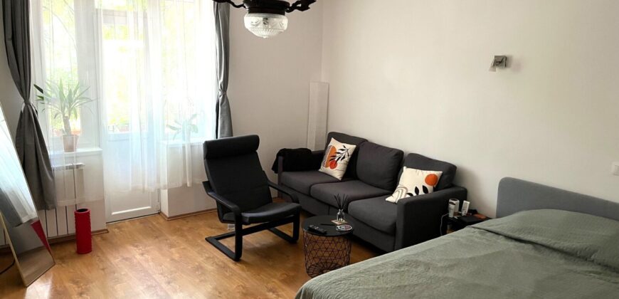 ATTENTION UNIVERSITY STUDENTS OR THOSE LOOKING FOR A FIRST APARTMENT