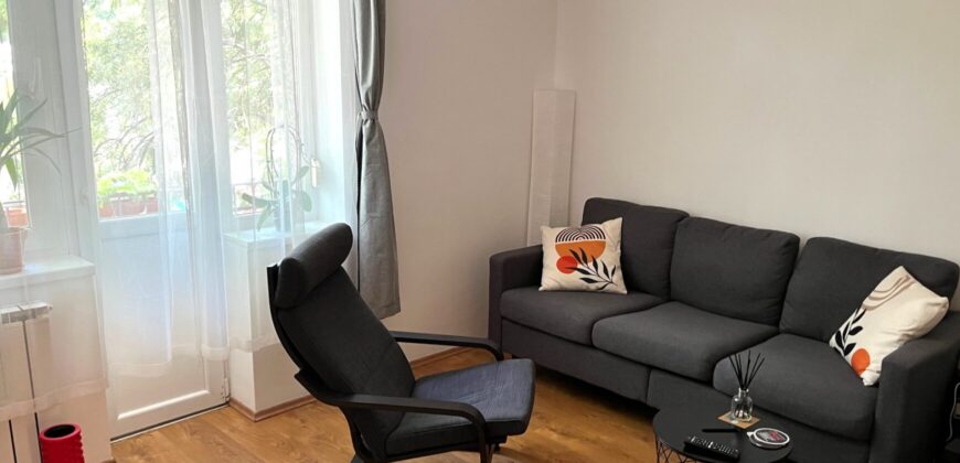 ATTENTION UNIVERSITY STUDENTS OR THOSE LOOKING FOR A FIRST APARTMENT