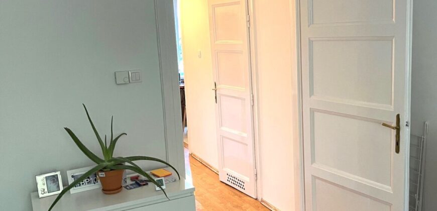 ATTENTION UNIVERSITY STUDENTS OR THOSE LOOKING FOR A FIRST APARTMENT