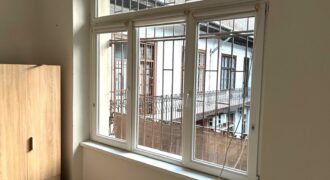 VIII. Karácsony Sándor utca, next to Baross utca 38 sqm big apartment is for sale