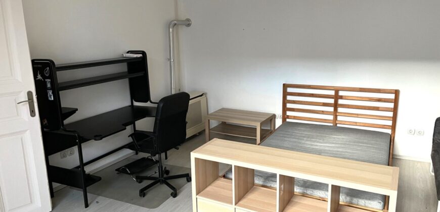 VIII. Karácsony Sándor utca, next to Baross utca 38 sqm big apartment is for sale