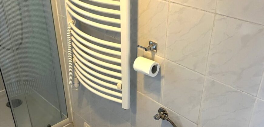 VIII. Karácsony Sándor utca, next to Baross utca 38 sqm big apartment is for sale