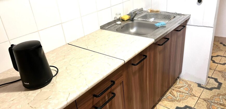 VIII. Karácsony Sándor utca, next to Baross utca 38 sqm big apartment is for sale