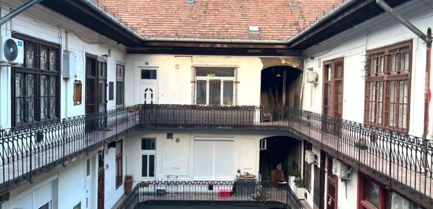 VIII. Karácsony Sándor utca, next to Baross utca 38 sqm big apartment is for sale