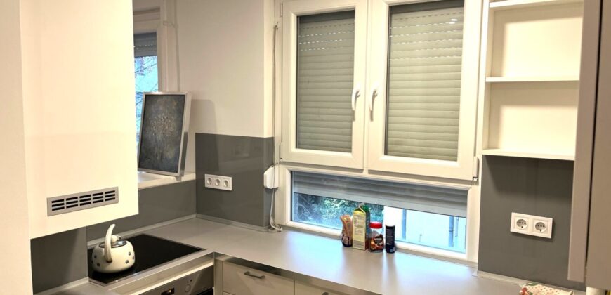 FELÚJÍTOTT, DIVATOS, KÜLÖNLEGES