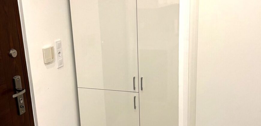 FELÚJÍTOTT, DIVATOS, KÜLÖNLEGES